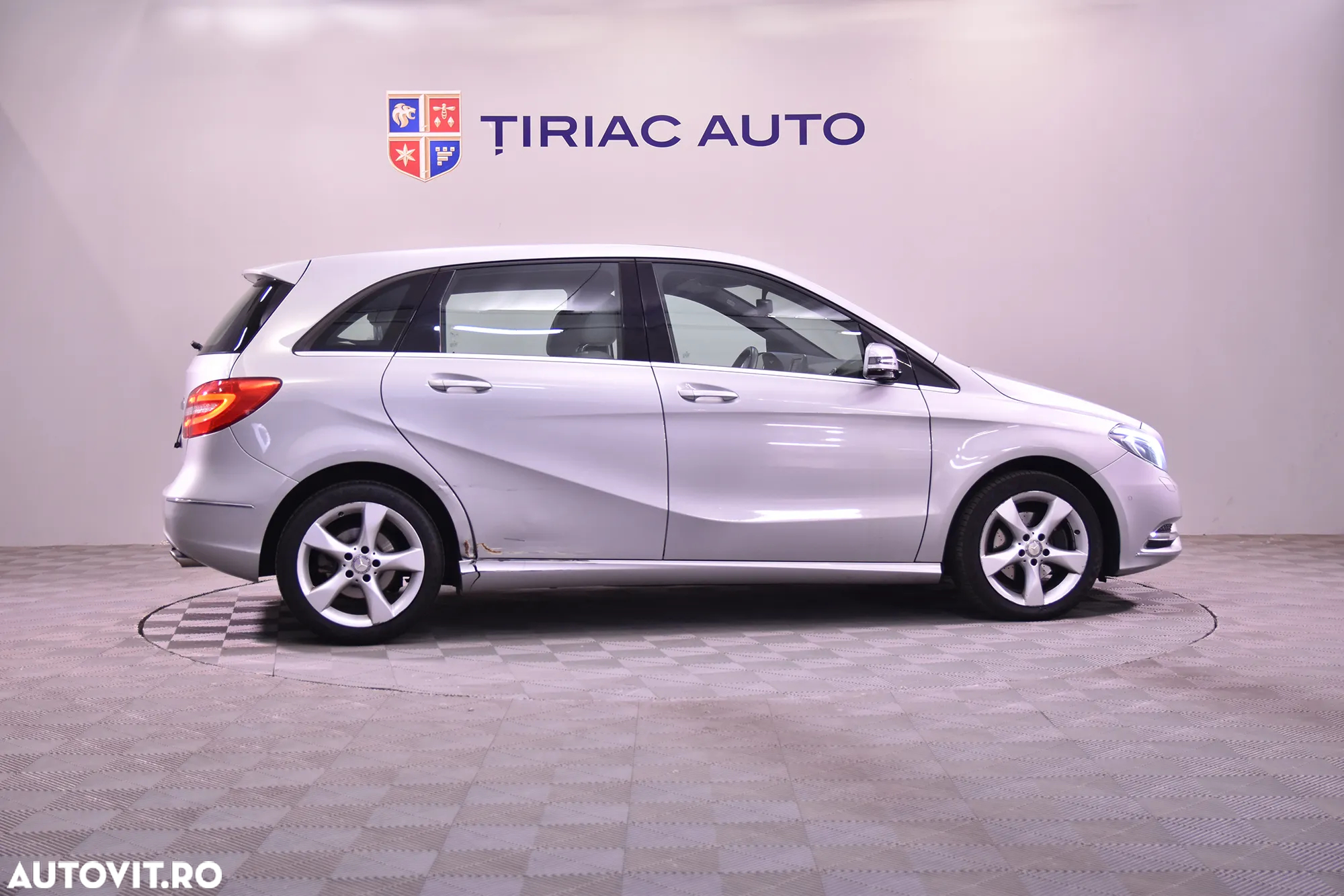 Mercedes-Benz B 180 7G-DCT - 6