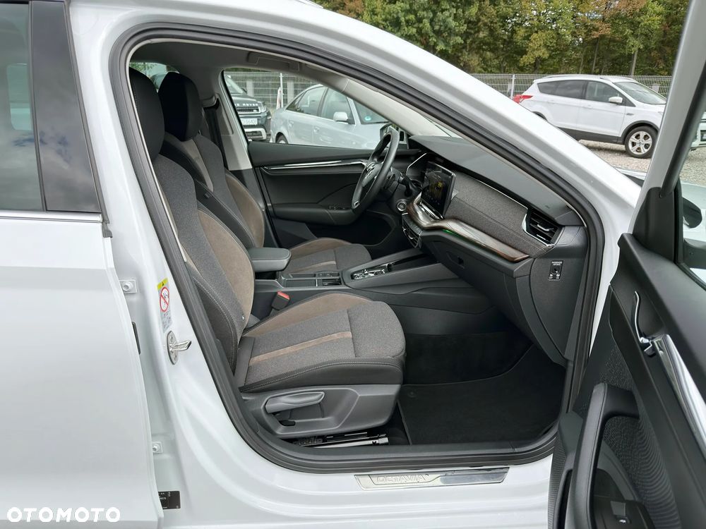 Skoda Octavia 2.0 TDI DSG 4x4 Scout - 19