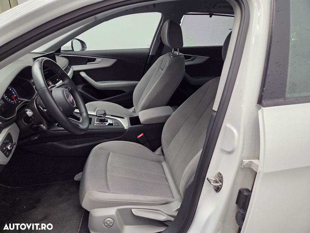 Audi A4 2023 photo 5
