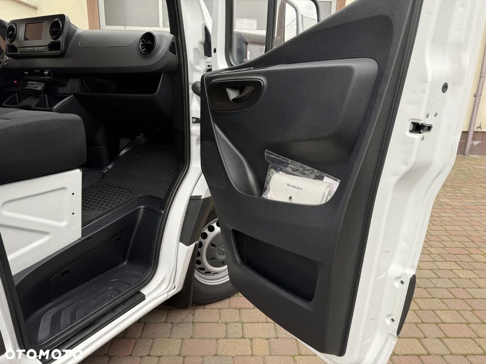 Mercedes-Benz Sprinter 3,0 Chłodnia Mroźnia Winda - 30