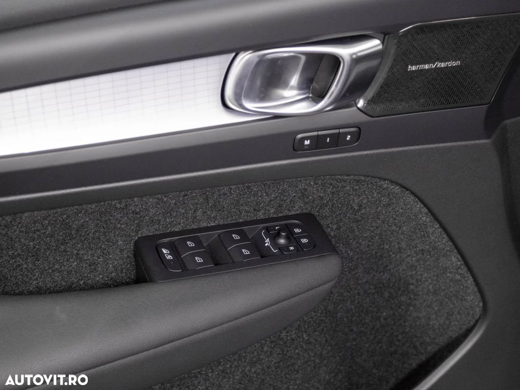 Volvo XC 40 - 23