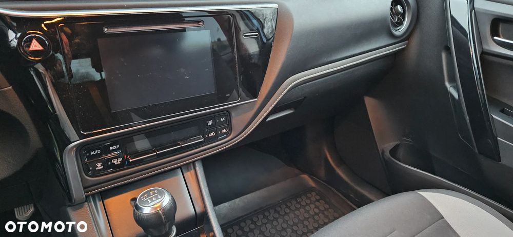 Toyota Auris 1.6 Comfort - 11