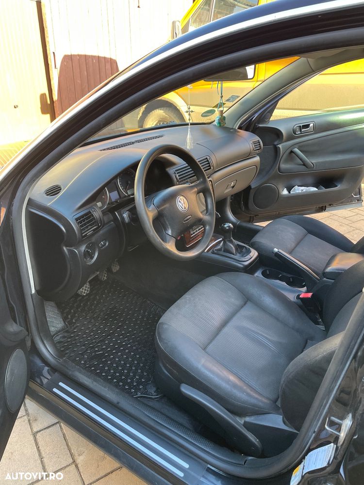 Volkswagen Passat Variant 1.6 Basis - 11