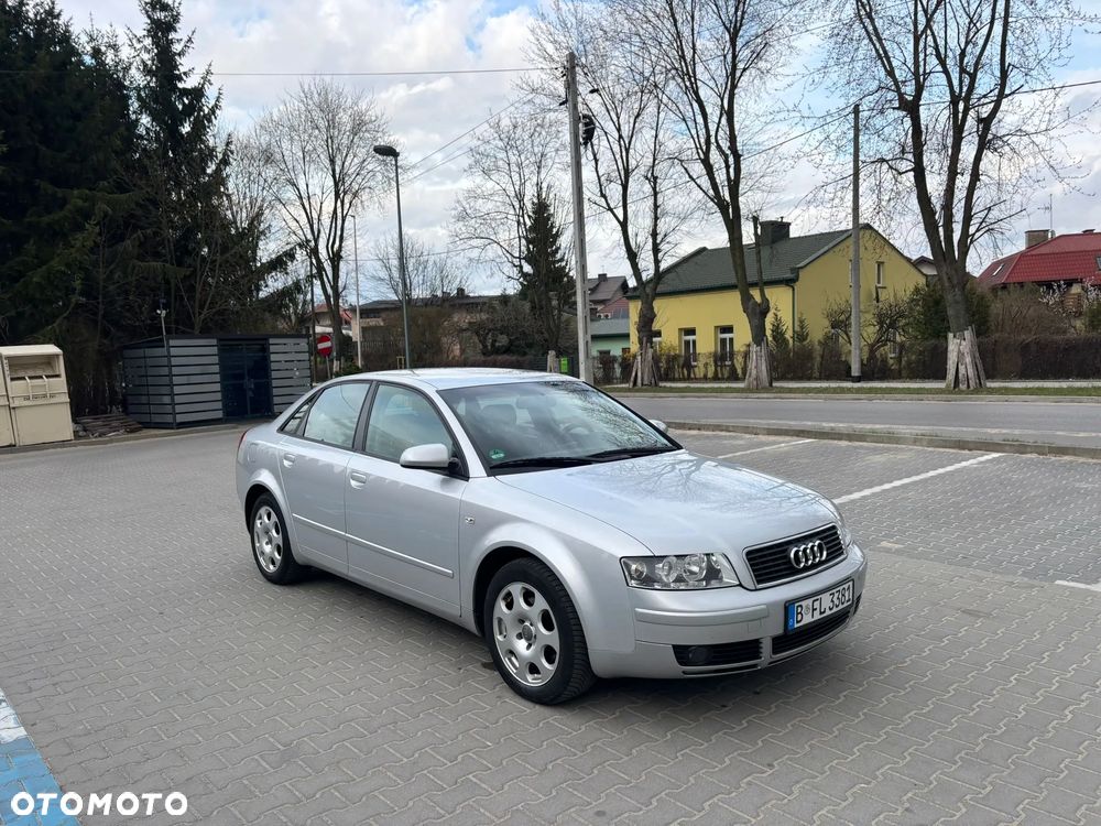 Audi A4 Limousine - 9