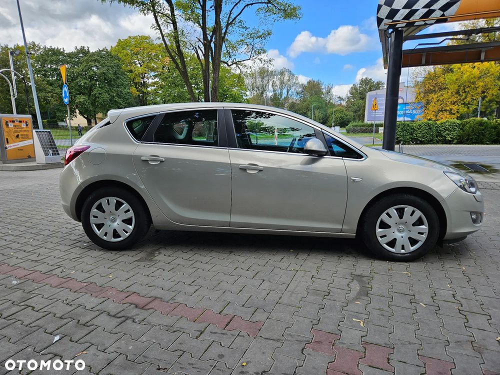 Opel Astra IV 1.7 CDTI Cosmo - 9