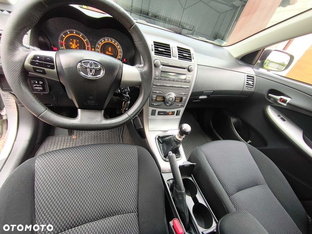 Toyota Corolla - 3