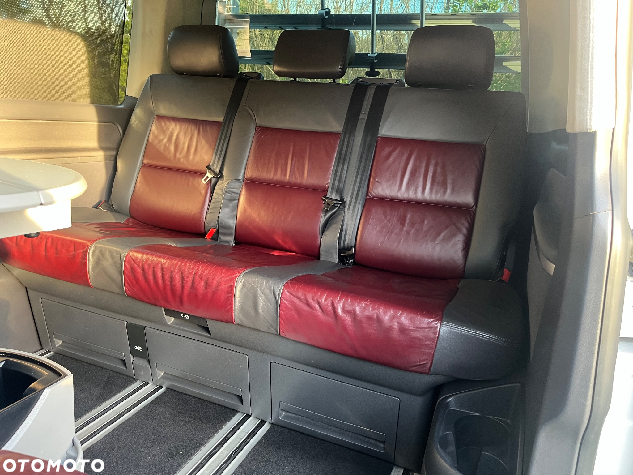 Volkswagen Multivan - 16