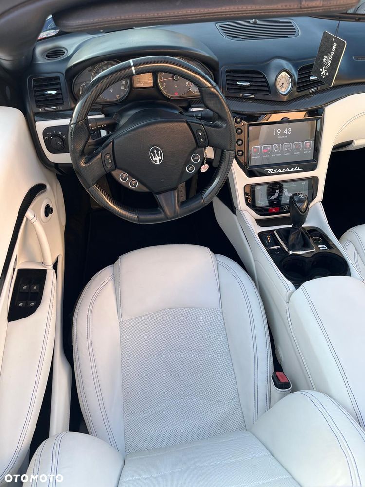 Maserati GranCabrio - 30