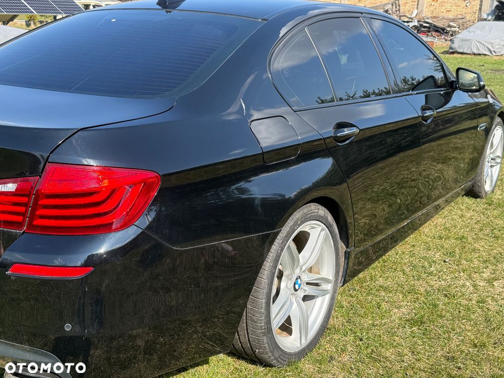 BMW Seria 5 550i Sport-Aut - 21