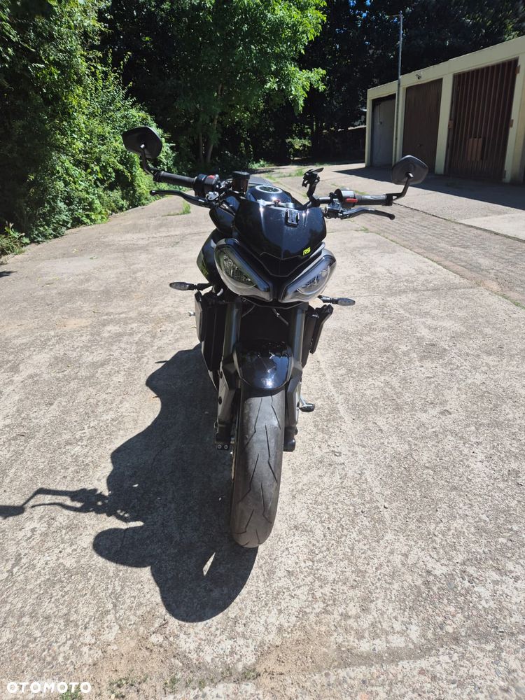 Triumph Street Triple - 11