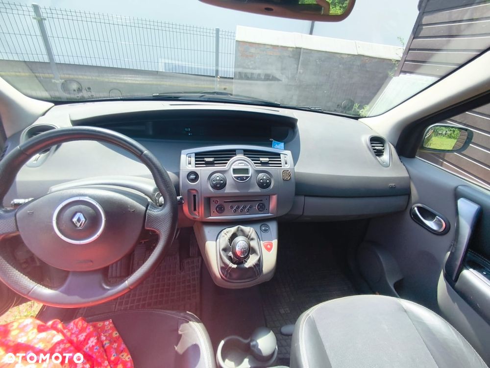 Renault Scenic 2.0 dCi Expression - 13