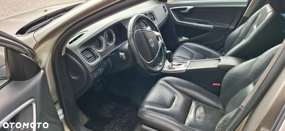 Volvo V60 D3 Geartronic R-Design - 14