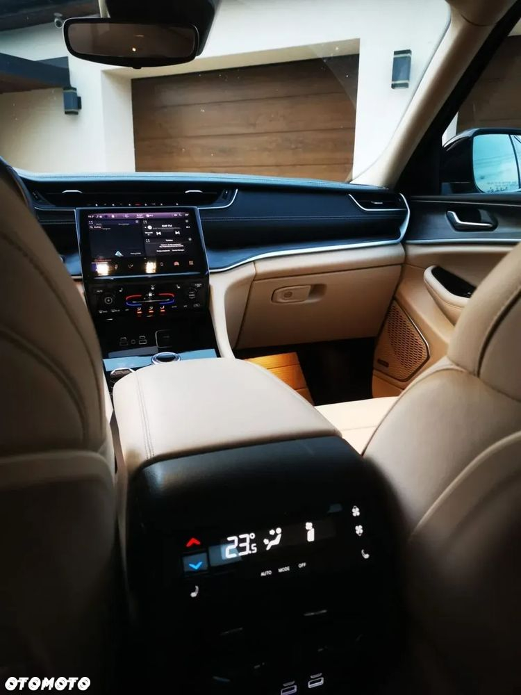 Jeep Grand Cherokee - 4