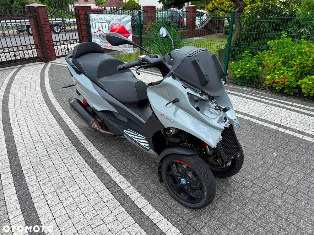 Piaggio MP-3 - 4