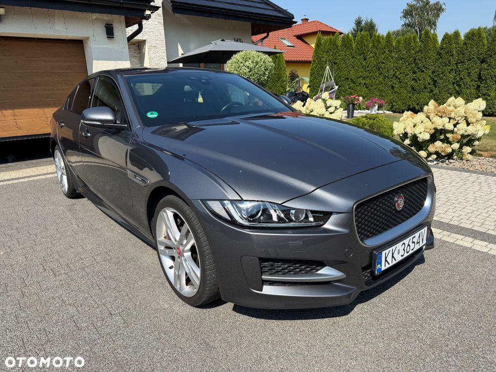 Jaguar XE 20d AWD R-Sport - 6