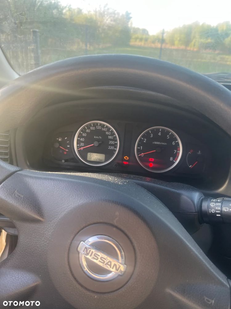Nissan Almera 1.5 Base - 7