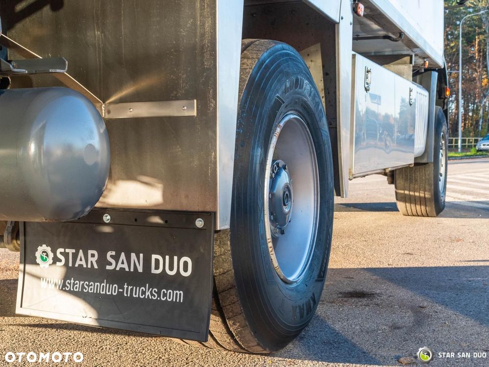 Mercedes-Benz AROCS 1830 4x4 chłodnia kamper - 24