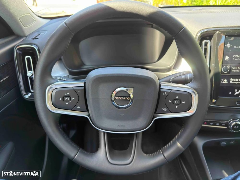 Volvo XC 40 1.5 T3 Momentum Plus Geartronic - 36
