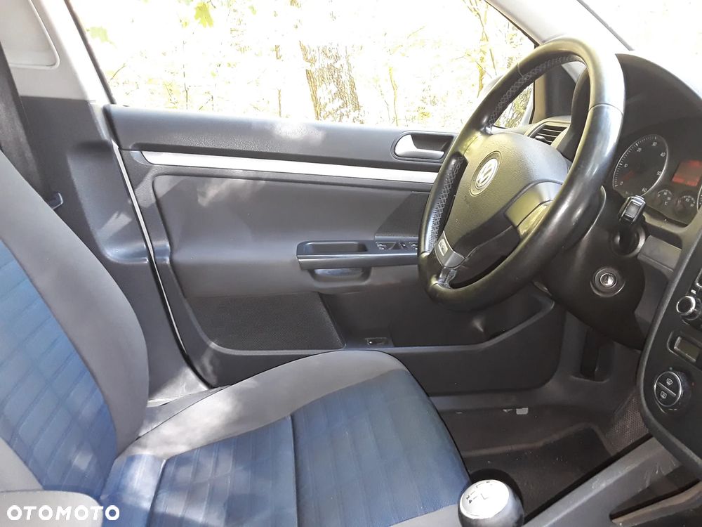 Volkswagen Golf V 1.9 TDI Comfortline - 4