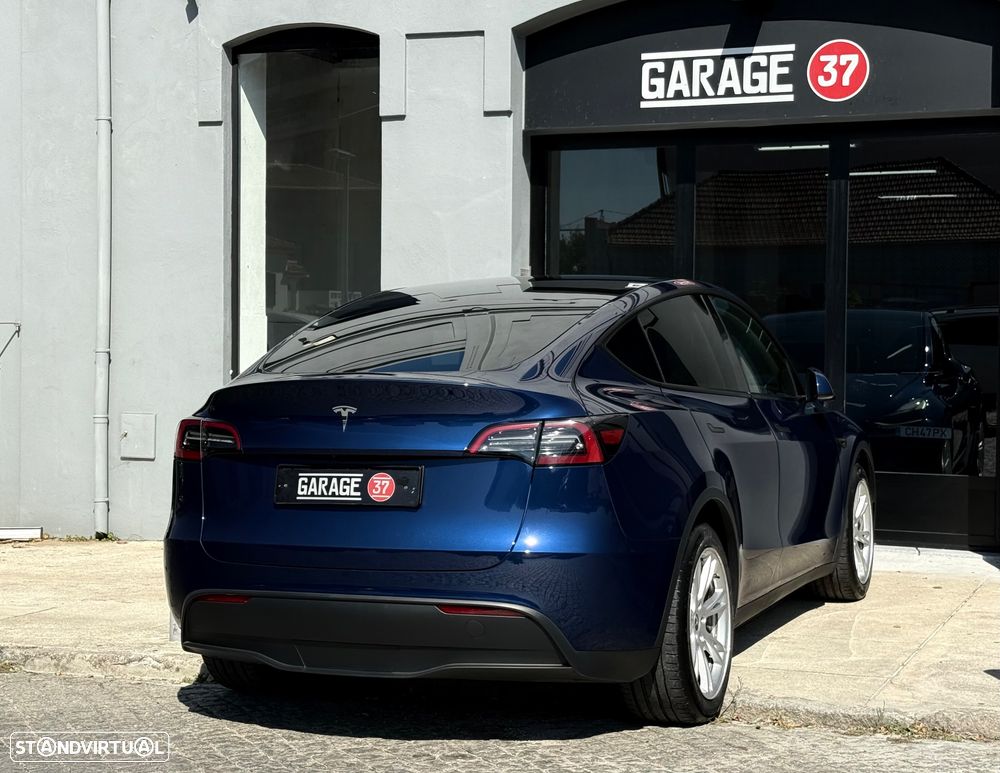 Tesla Model Y Long Range Dual Motor AWD - 8