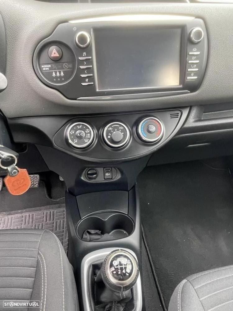 Toyota Yaris 1.4 D-4D Exclusive+P.Techno - 13