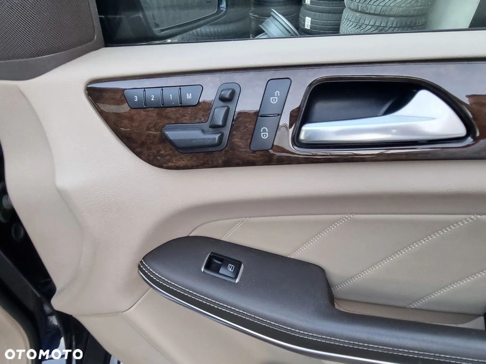 Mercedes-Benz GL 500 4Matic 7G-TRONIC - 19