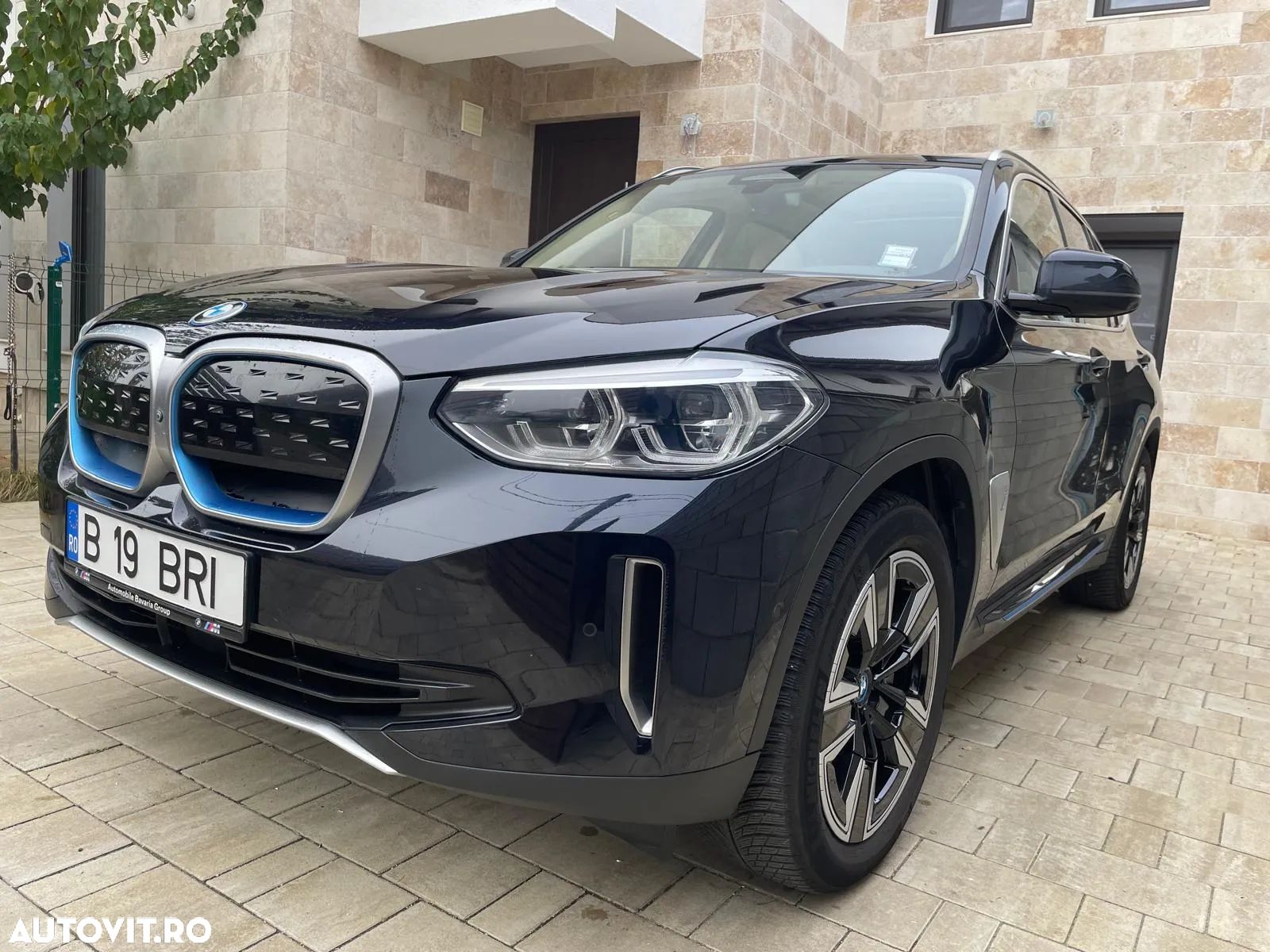 BMW iX3 Standard - 1
