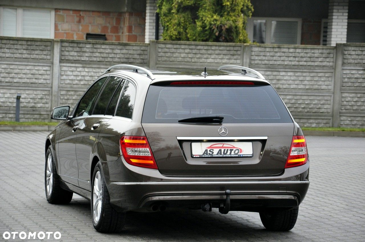 Mercedes-Benz Klasa C 180 T CDI DPF (BlueEFFICIENCY) Elegance - 4