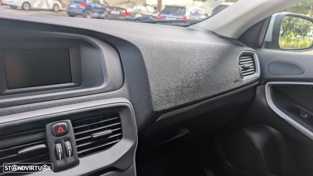 Volvo V40 2.0 D2 Momentum - 8