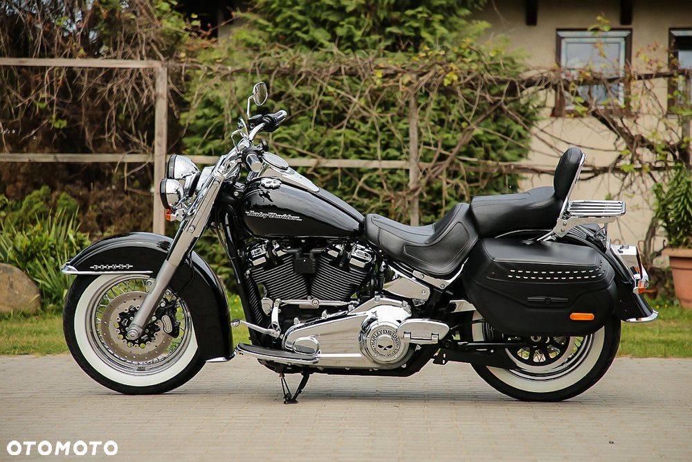 Harley-Davidson Softail Deluxe - 2
