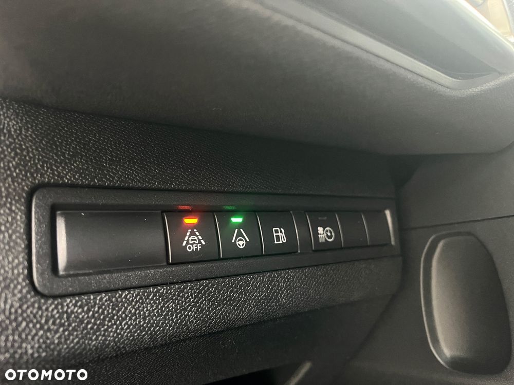 Peugeot 3008 225 e-EAT8 GT - 28