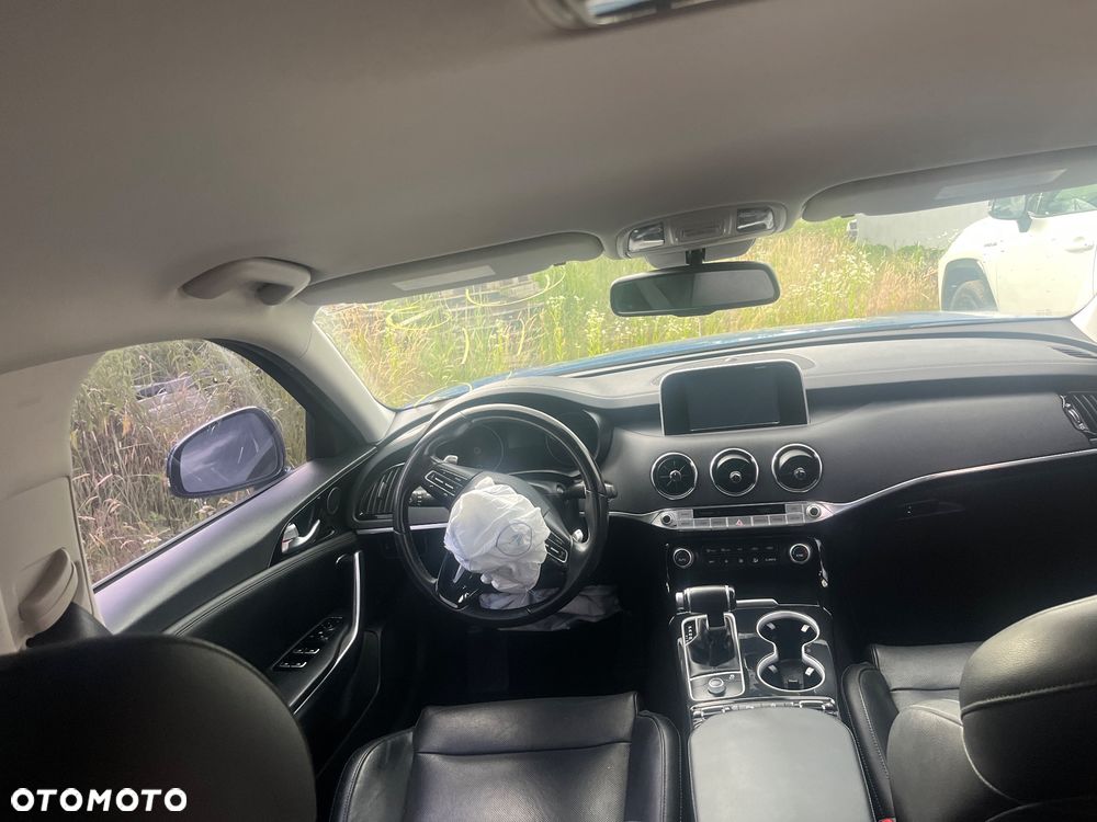 Kia Stinger 2.0 T-GDI GT Line - 3