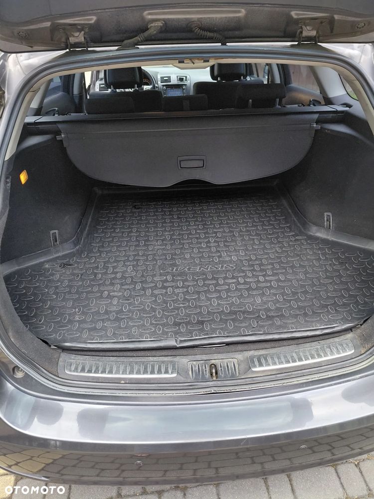 Toyota Avensis - 21