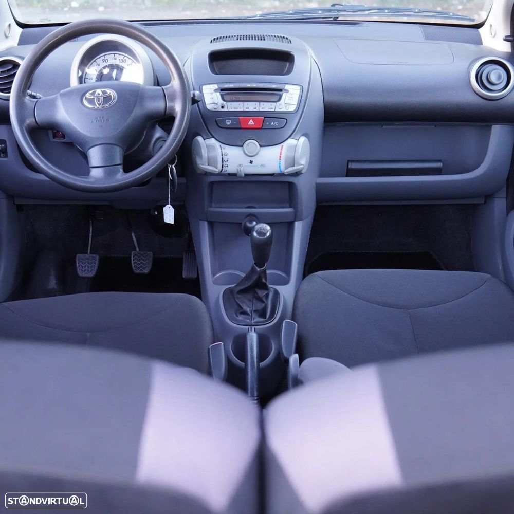 Toyota Aygo - 10