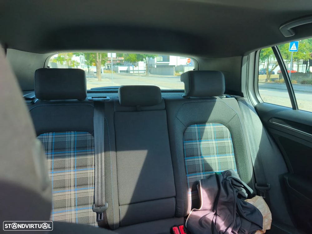 VW Golf 1.4 GTE Plug-in - 4
