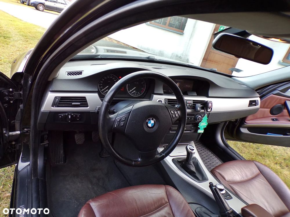 BMW Seria 3 320d DPF Efficient Dynamics Edition - 15