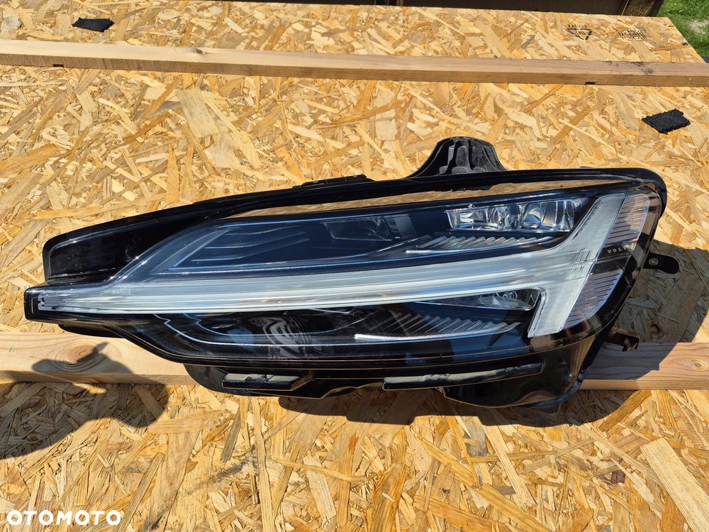VOLVO V60 II S60 2019 LAMPY PRZÓD LEWA PRAWA 22025905 22025906 - 2