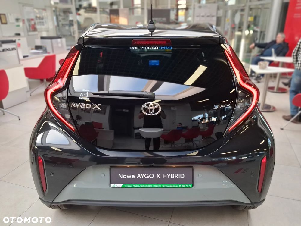 Toyota Aygo X Hybrid 1.5 Style e-CVT - 4