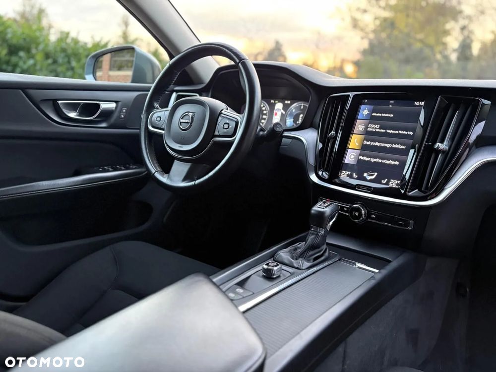 Volvo V60 D4 Geartronic Momentum Pro - 19