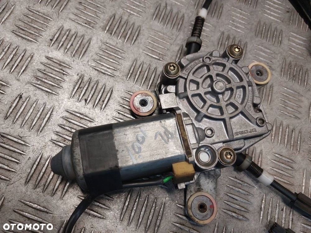 MECHANIZM PODNOŚNIK SZYBY LEWY PRZÓD AUDI A6 C4 - 6