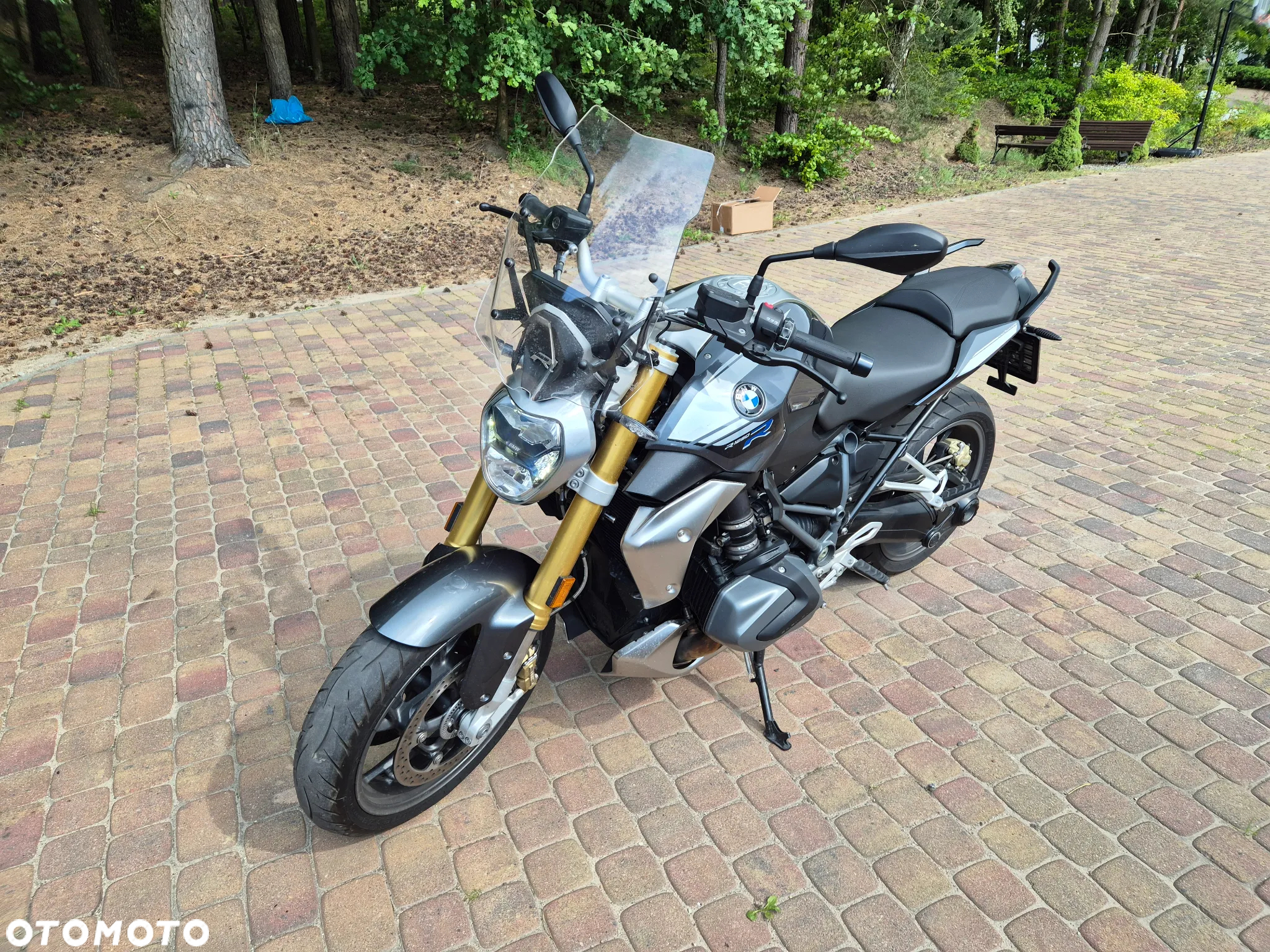 BMW R - 8