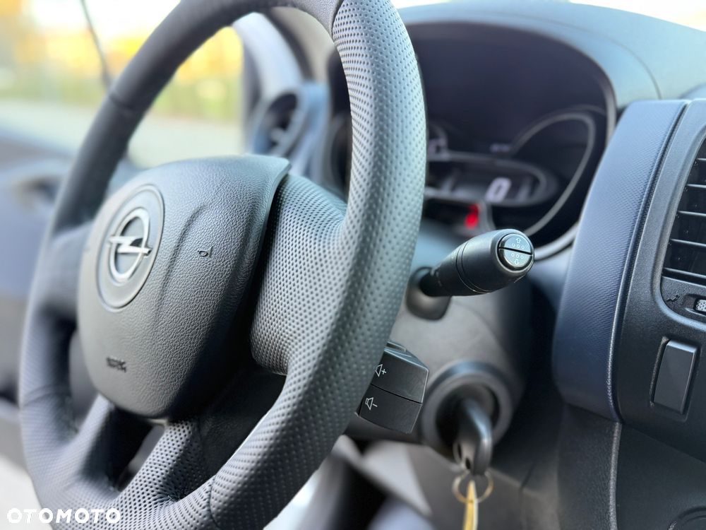 Opel Vivaro - 26