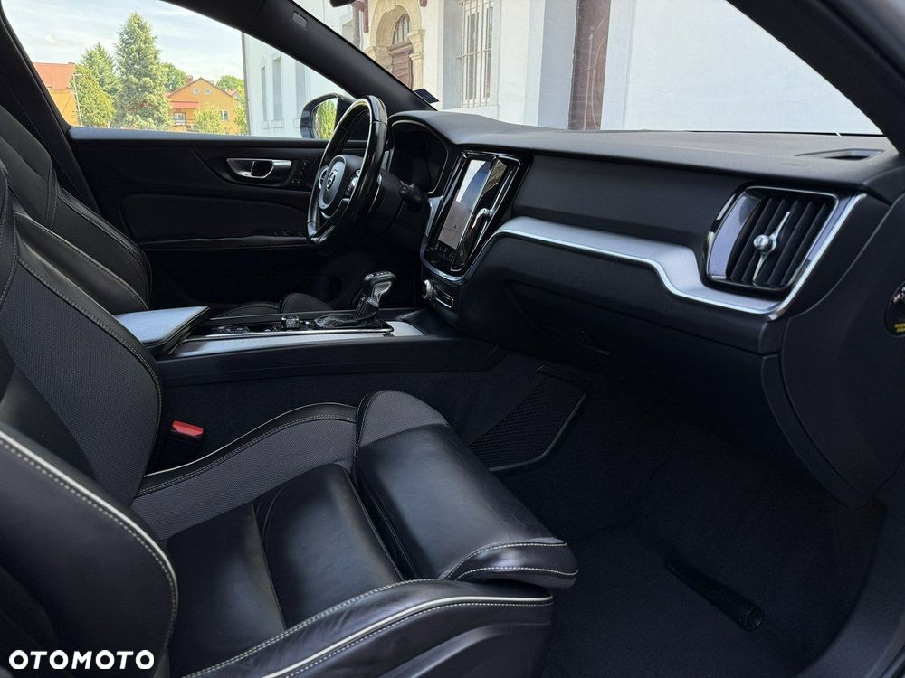 Volvo V60 T4 Geartronic R-Design - 41