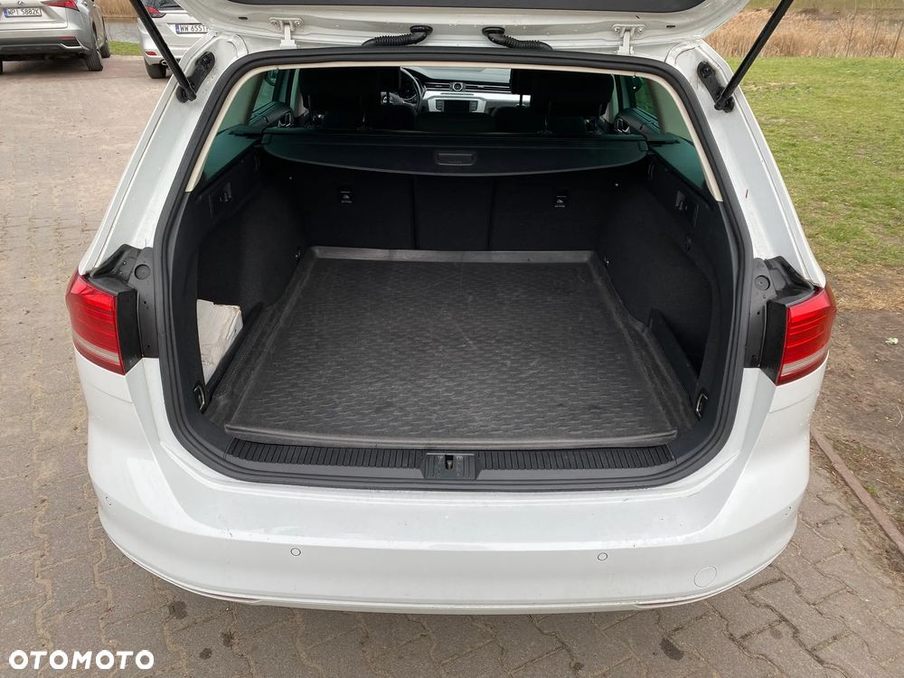 Volkswagen Passat - 18