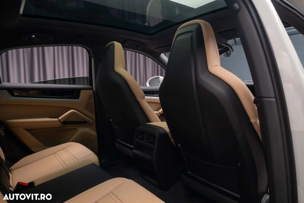Porsche Cayenne Coupe E-Hybrid Tiptronic S - 38