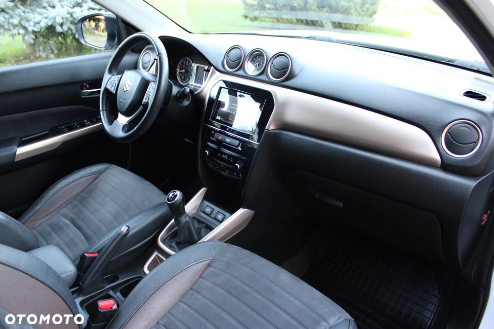 Suzuki Vitara 1.6 XLED 2WD - 23