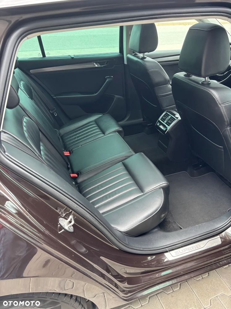 Skoda Superb 2.0 TDI DSG Premium Edition - 16