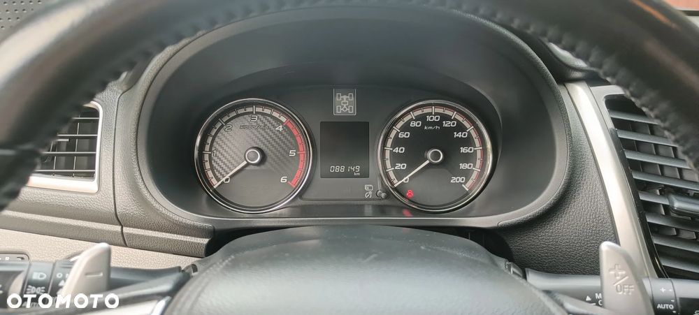 Mitsubishi L200 - 11