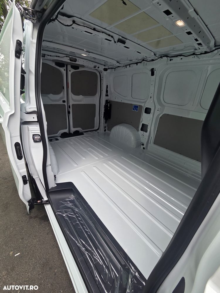 Volkswagen Transporter T7 - 10