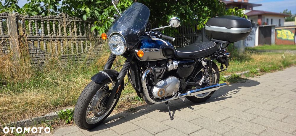 Triumph Bonneville - 3